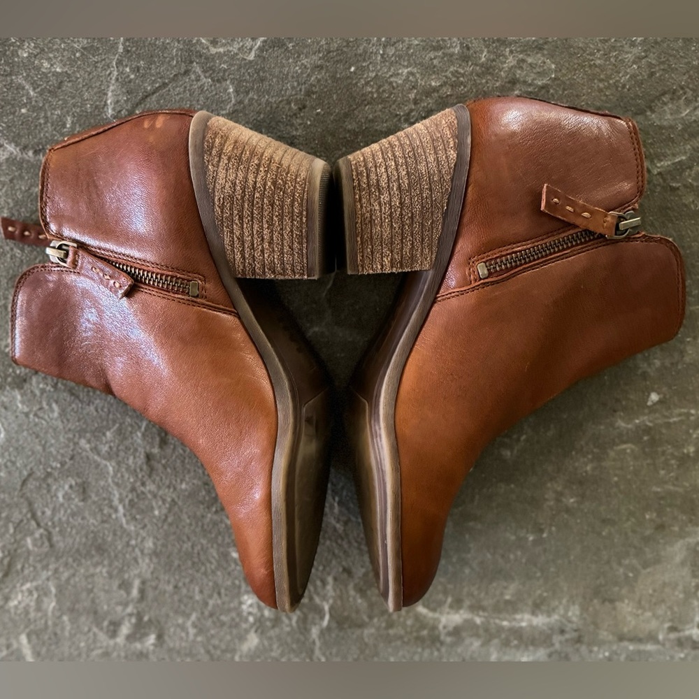 FRYE Leather Chelsea Booties: Size 7; Brown. EXCELLENT CONDITION!